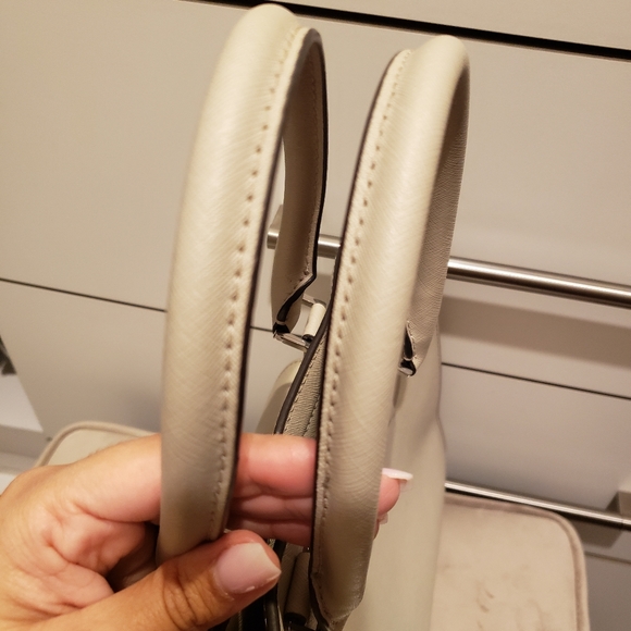 100% - Authentic Beautiful Michael Kors bag - Picture 2 of 9